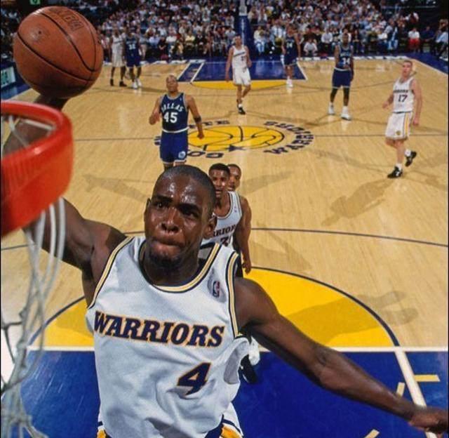 记者：莫斯科鱼雷和辽宁铁人争夺萨缅托，两队都提供报价了