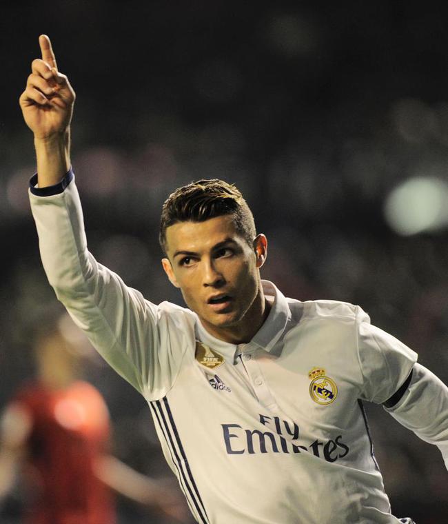 伤愈复出那一刻全场起立鼓掌