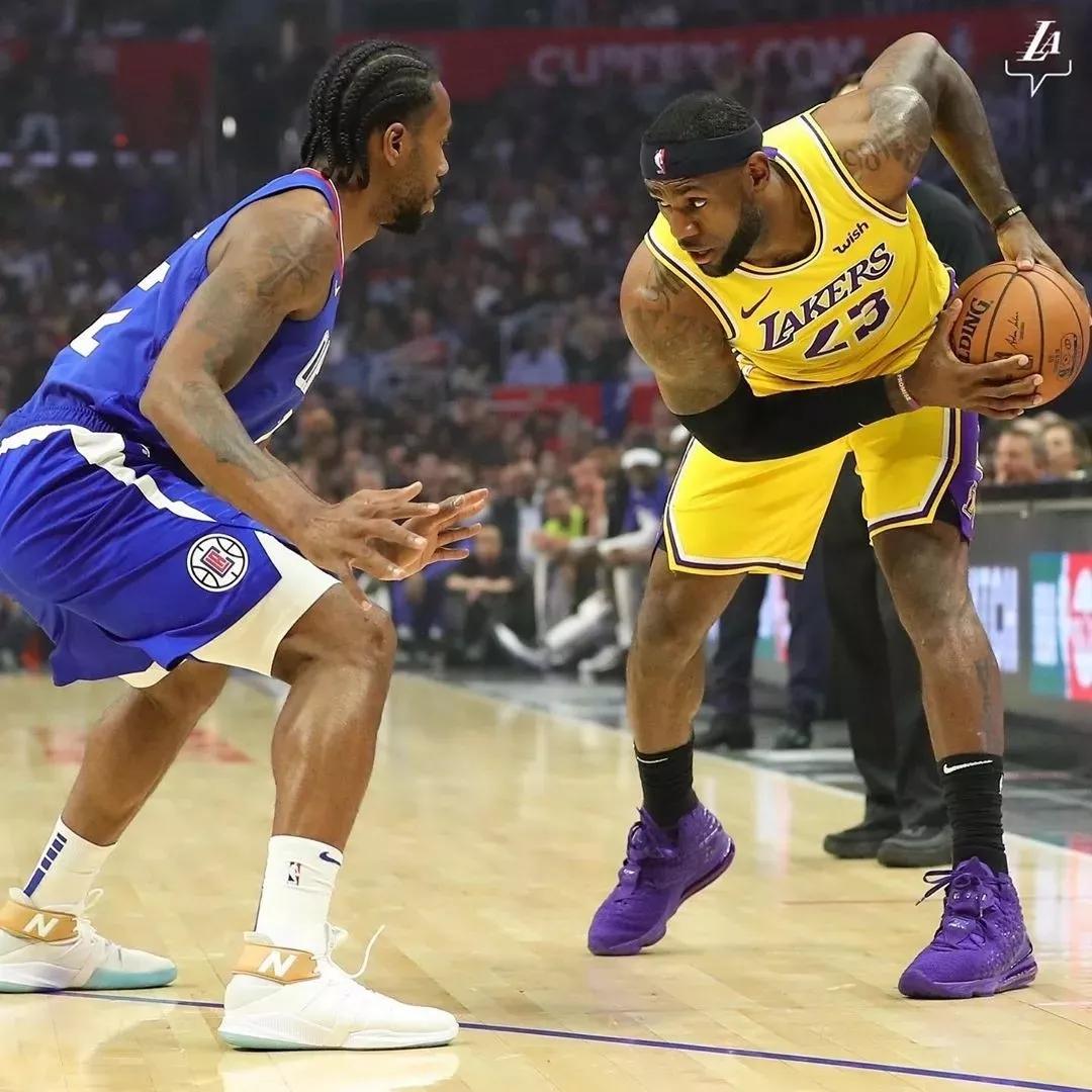 2025 赛季回顾：费城人队在九月“红十月”期间主场上座率连续 15 场告罄