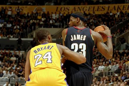 卡马文加在圣马梅斯的光芒与遗憾：进球后遭遇伤病打击