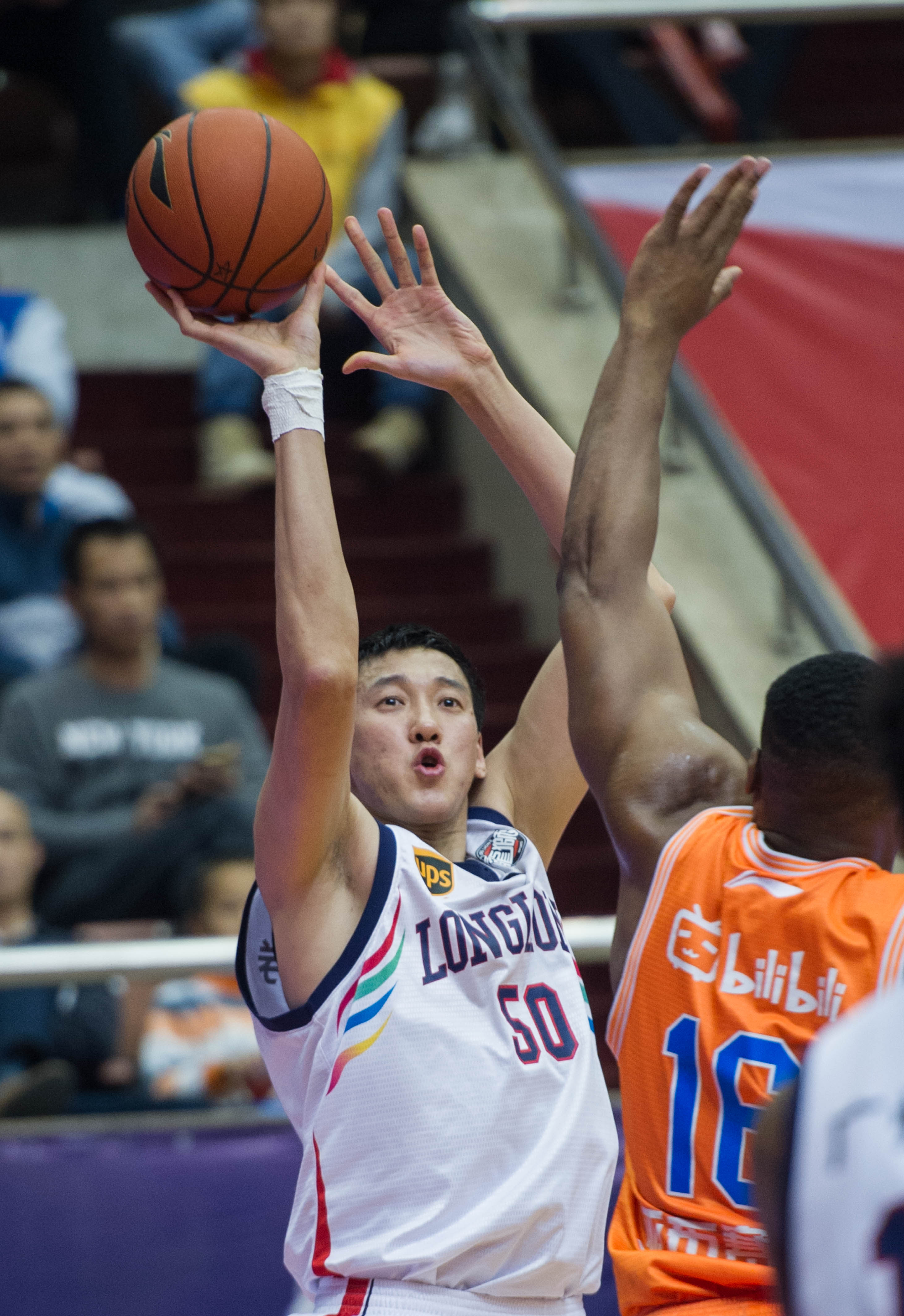 曼联追逐塞梅尼奥：加纳前锋是否准备好迈出下一步？