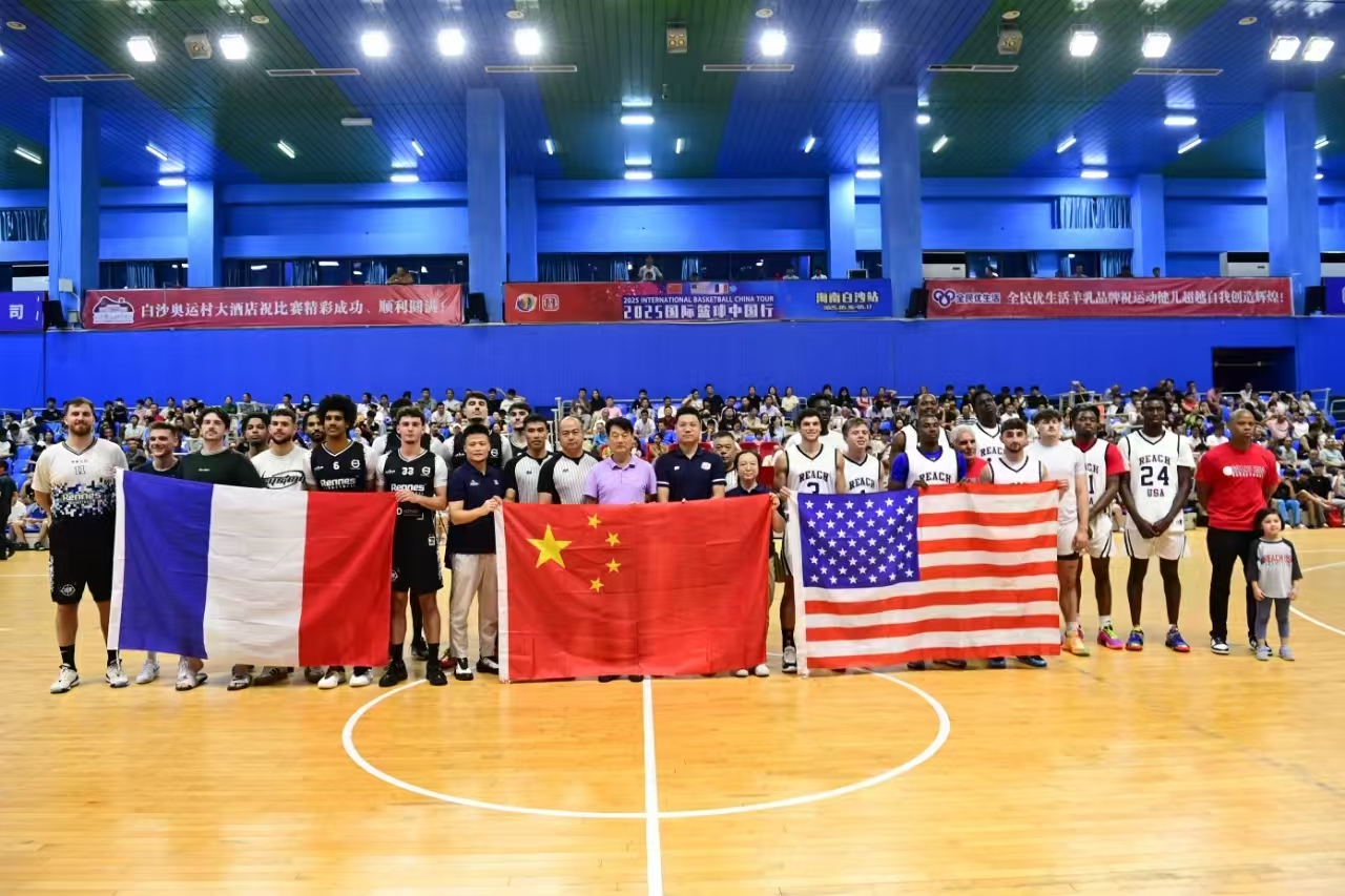 胡荷韬：球队合练才几天，很想拼下来但身体不在最好的状态