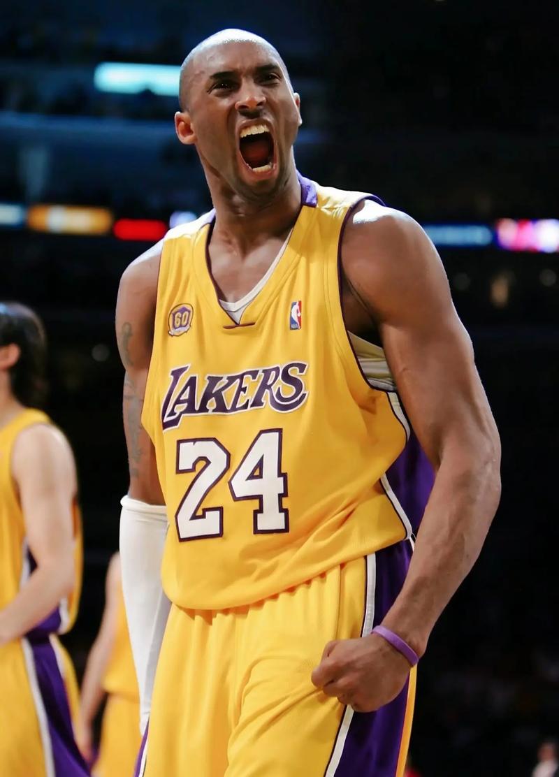 ＂首个决赛日枪声响动——第72届澳门格兰披治大赛车多项赛事战况速览