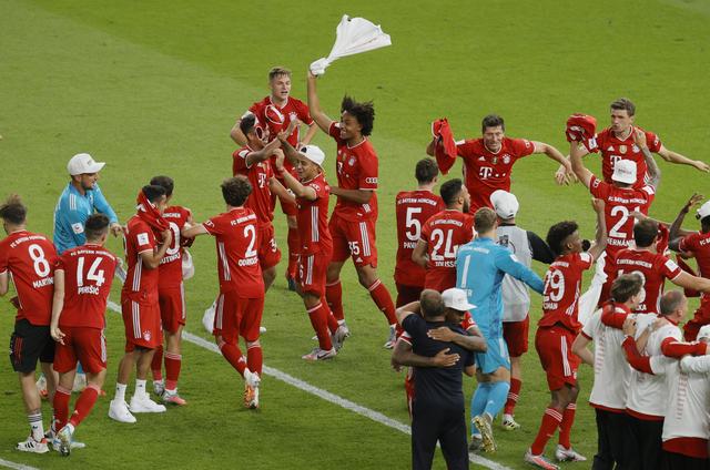 德佩荷兰队史自然年客场进球数第2，仅次于范巴斯滕