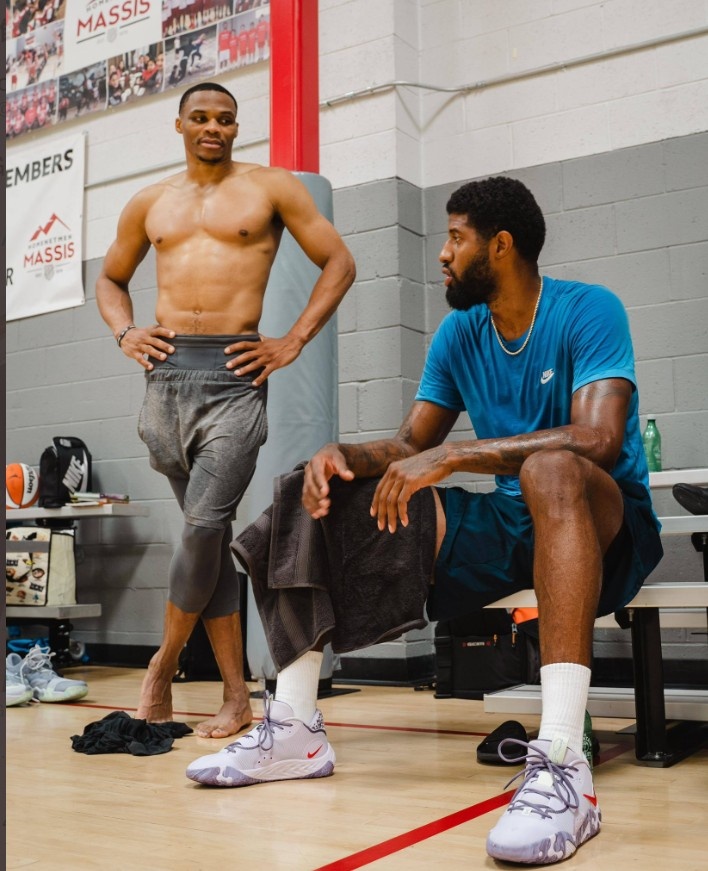 重夺联盟第一+锁西北区冠军！雷霆33分大胜76人 杰林三双